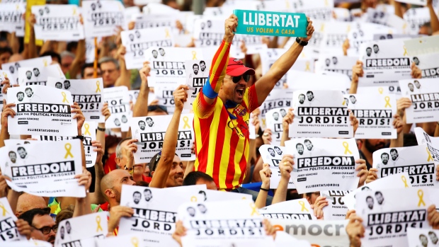 450.000 người xuống đường ở Catalonia sau đòn mạnh từ Tây Ban Nha