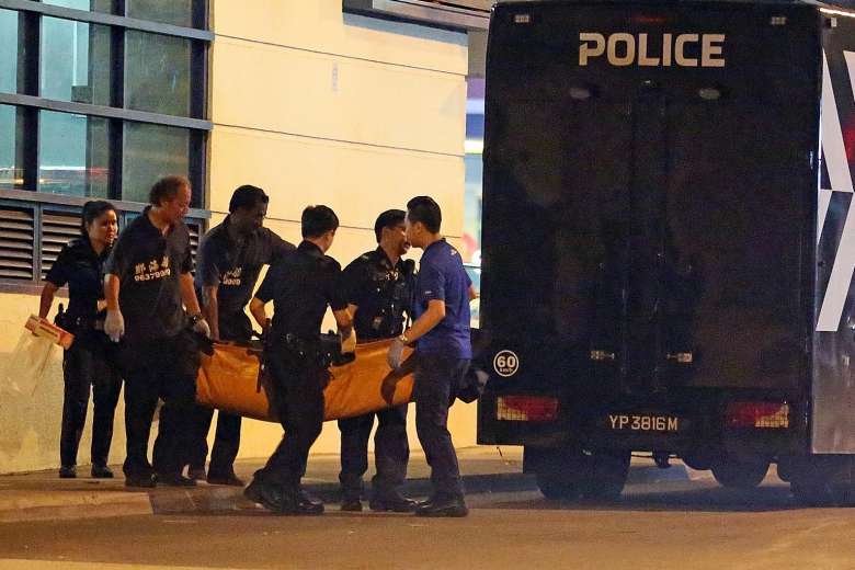 Singapore: Chết thảm vì bị tàu cán qua người 2 lần