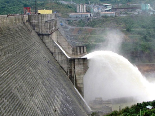 Xây thêm thủy điện, không thể không lo