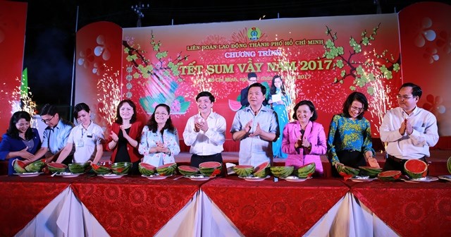 Gần 600.000 CNVC-LĐ được Công đoàn chăm lo Tết