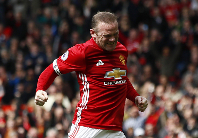 Rooney ghi bàn sân nhà sau 1 năm, M.U hòa trận thứ 14