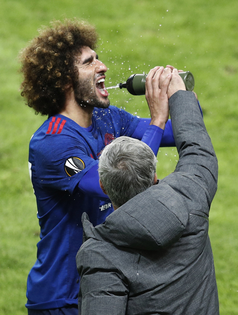 Fellaini sẵn s&agrave;ng đ&aacute; đến g&atilde;y ch&acirc;n v&igrave; HLV Mourinho - Ảnh 1.