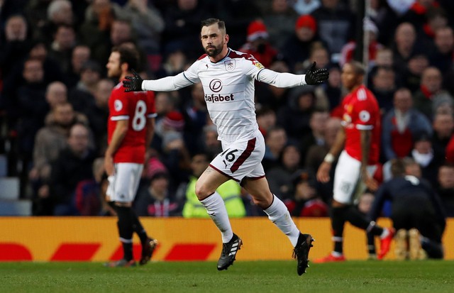 Tốp 5 bàn thắng đẹp vòng 20 Premier League