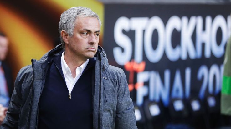 Mourinho: T&ocirc;i lu&ocirc;n chọn những đội b&oacute;ng c&oacute; vấn đề - Ảnh 1.