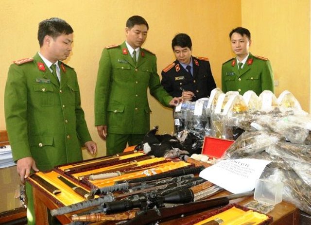Tang vật thu giữ tại nhà đối tượng