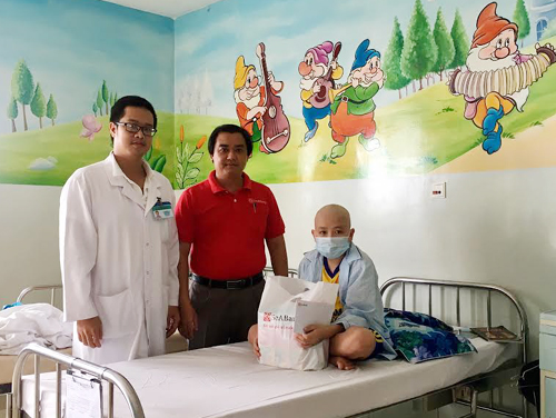 SeABank đồng hành hỗ trợ bệnh nhân ung thư - Ảnh 1.