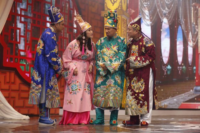 Táo quân 2017: Táo công chức bị tát gẫy răng trên thiên đình