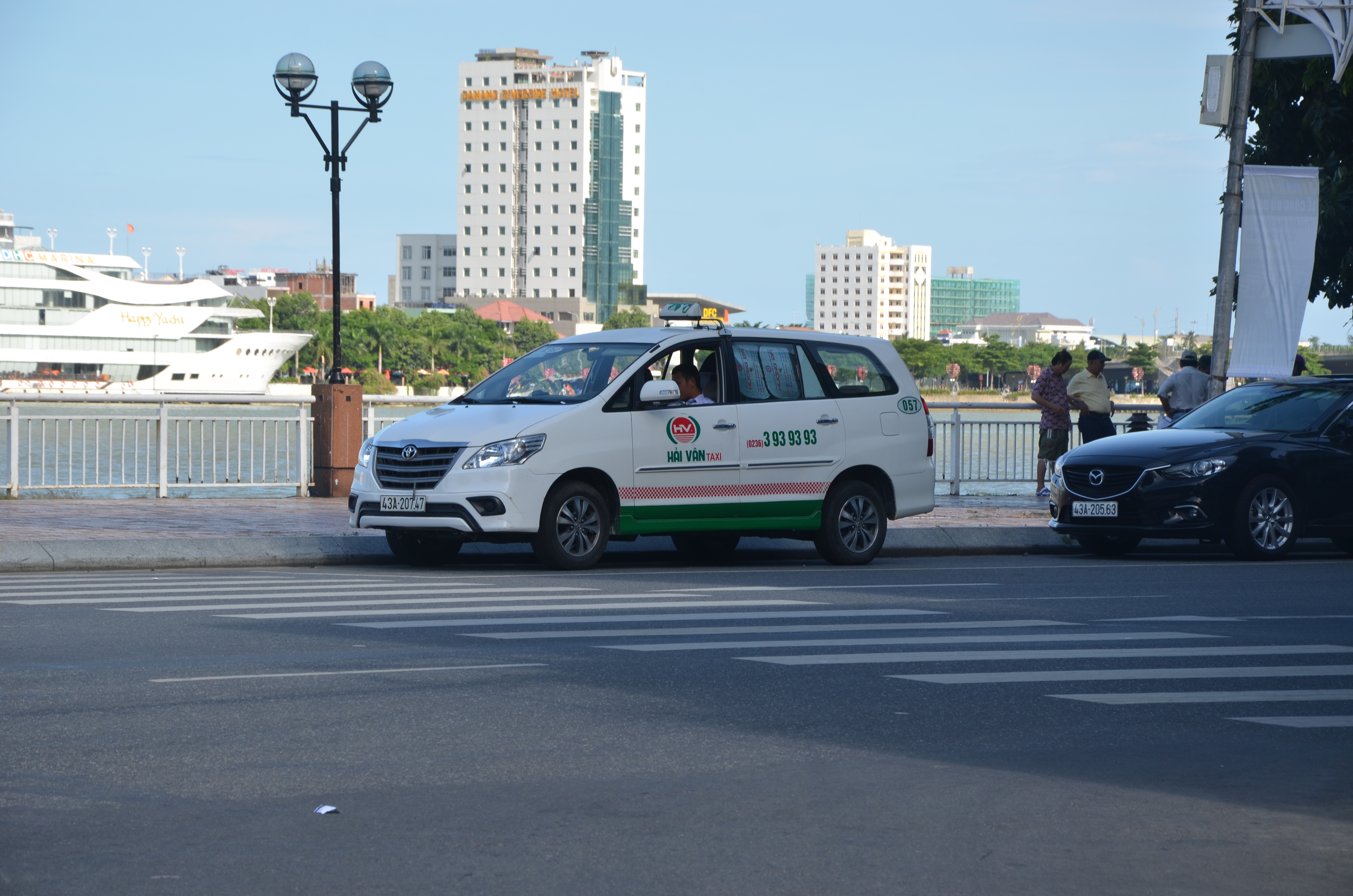 Sa thải tài xế taxi "chém" khách Hàn Quốc 700.000 đồng