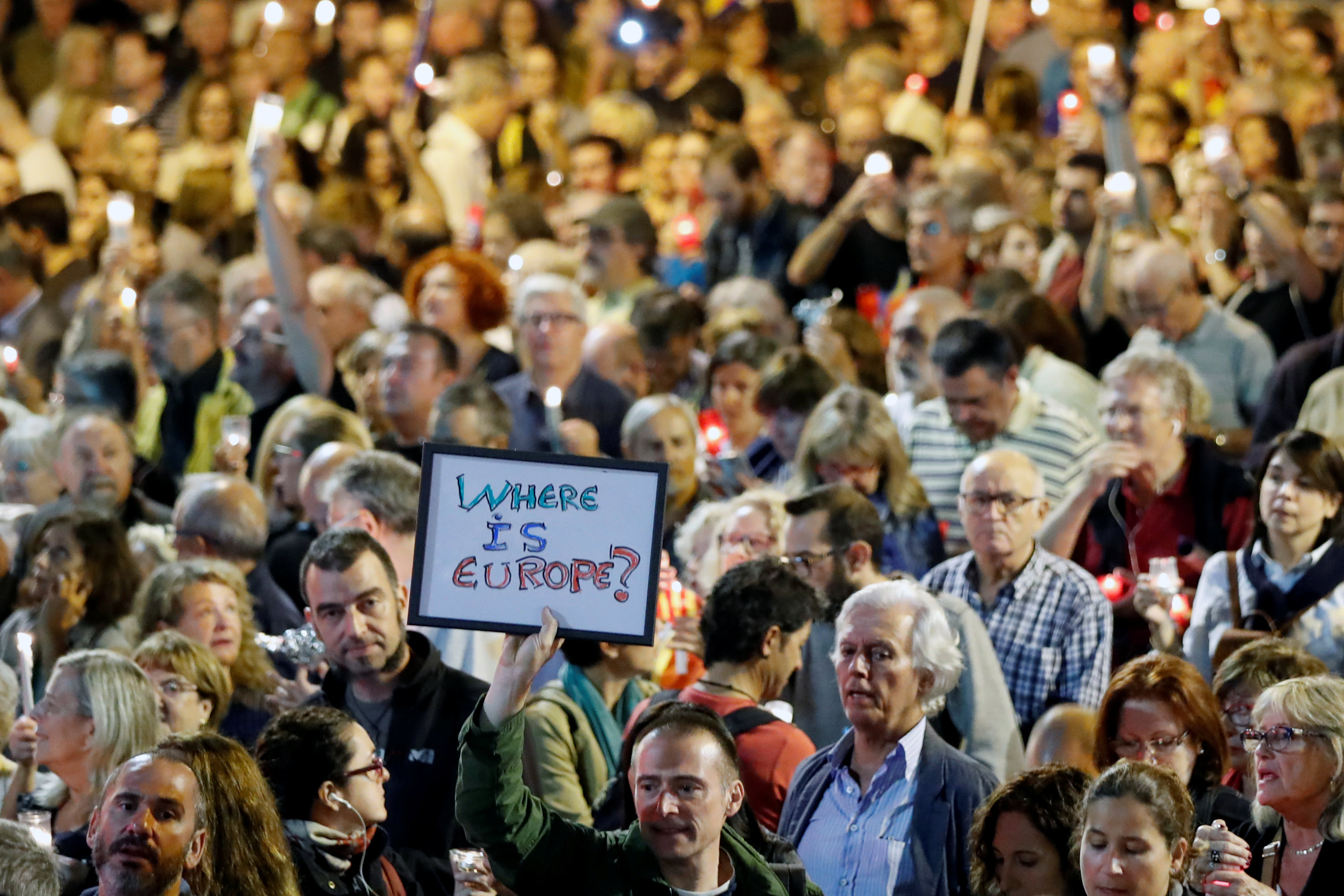 Leo thang đối đầu Madrid - Catalonia