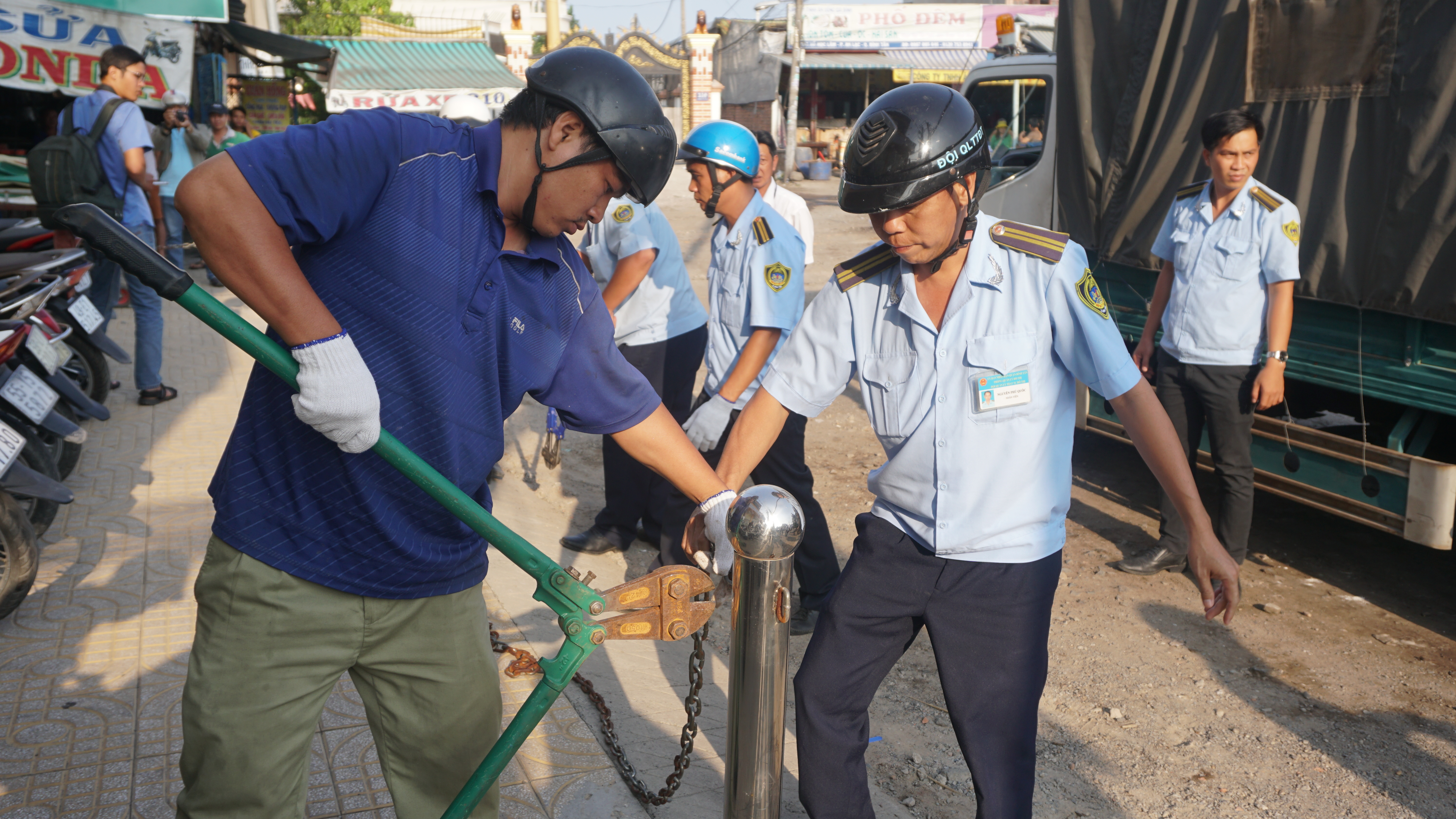 Khó giữ chân nhân viên trật tự đô thị
