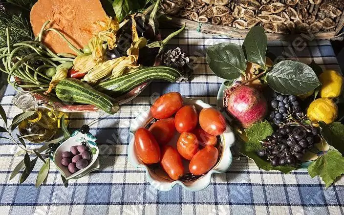 B&iacute; quyết ăn uống của ng&ocirc;i l&agrave;ng sống thọ nhất thế giới - Ảnh 2.