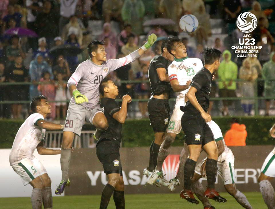 Clip U23 Indonesia "chặt chém" Thái Lan trước thềm SEA Games