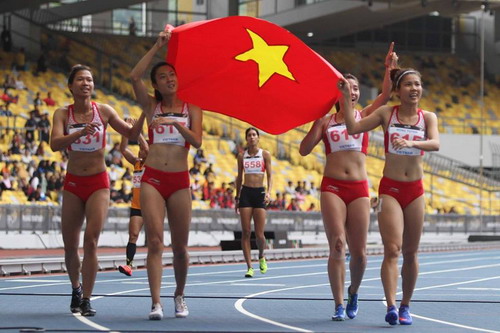 SEA Games ng&agrave;y 25-8: K&igrave;nh ngư 15 tuổi Kim Sơn tạo 2 c&uacute; sốc - Ảnh 16.