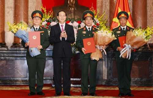 Chủ tịch nước trao quyết định thăng quân hàm 2 Thượng tướng