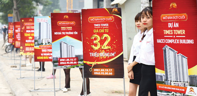 
Ngay ng&agrave;y đầu năm mới, đ&atilde; c&oacute; nhiều dự &aacute;n tung h&agrave;ng đ&oacute;n kh&aacute;ch. Ảnh: Dũng Minh
