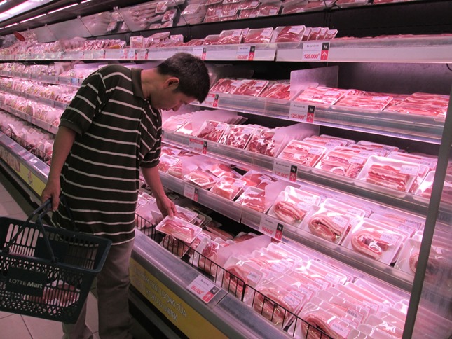 Khó mở thêm điểm bán thịt heo ở TP HCM
