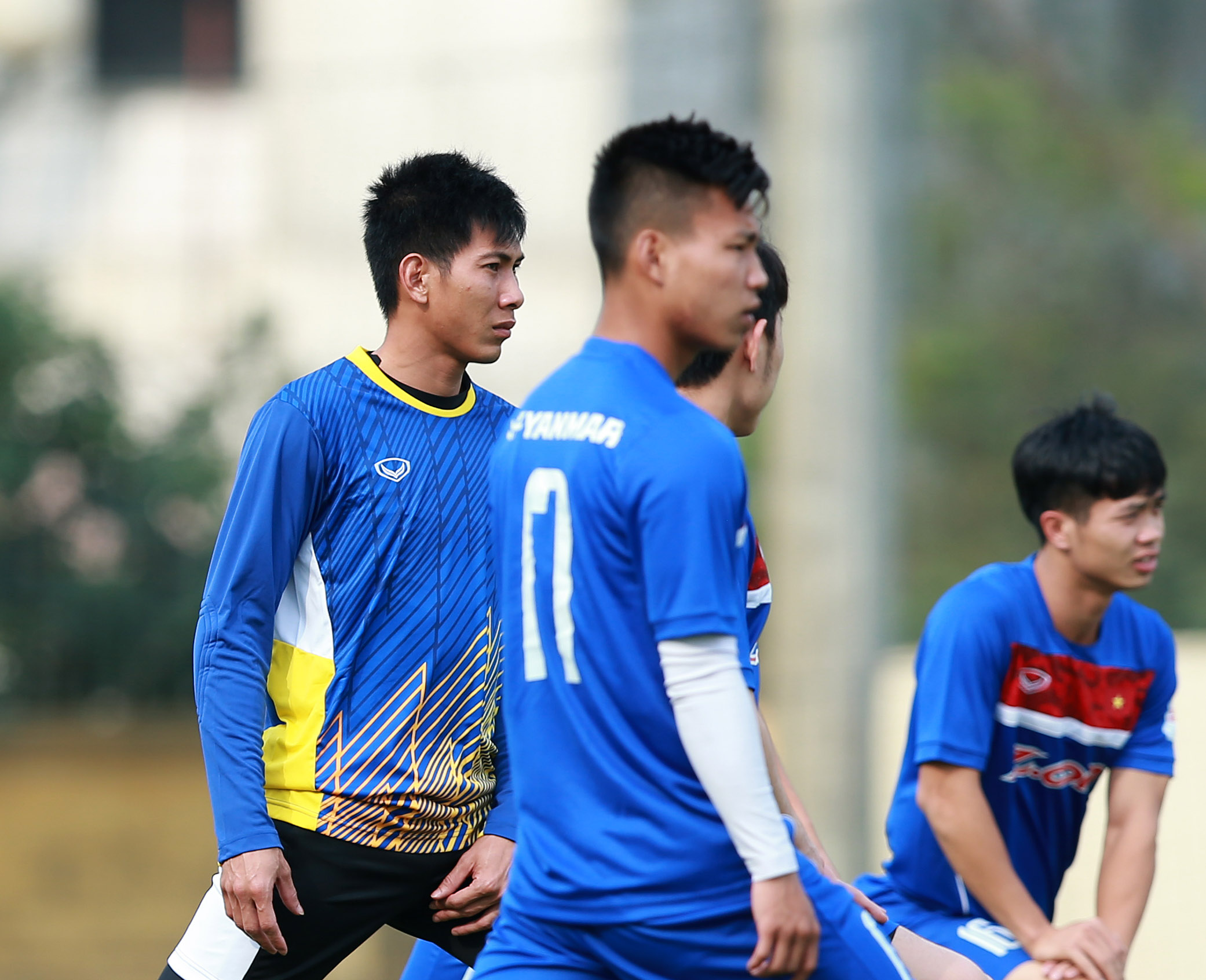 HLV Hữu Thắng sốc vì thủ môn “đau vai mãn tính”