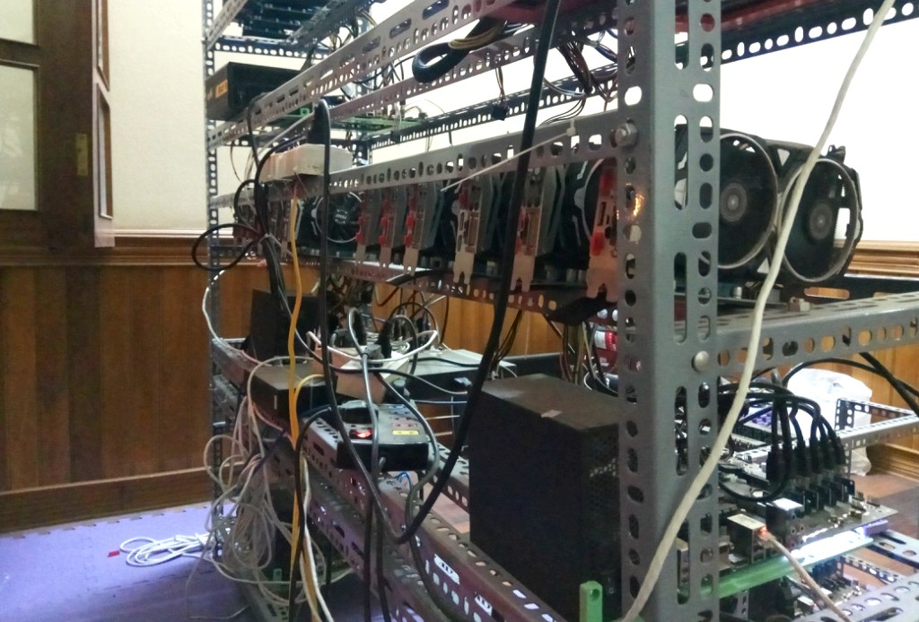 Tận mắt thấy d&agrave;n tr&acirc;u đ&agrave;o tiền ảo Bitcoin tiền tỉ ở H&agrave; Nội - Ảnh 6.