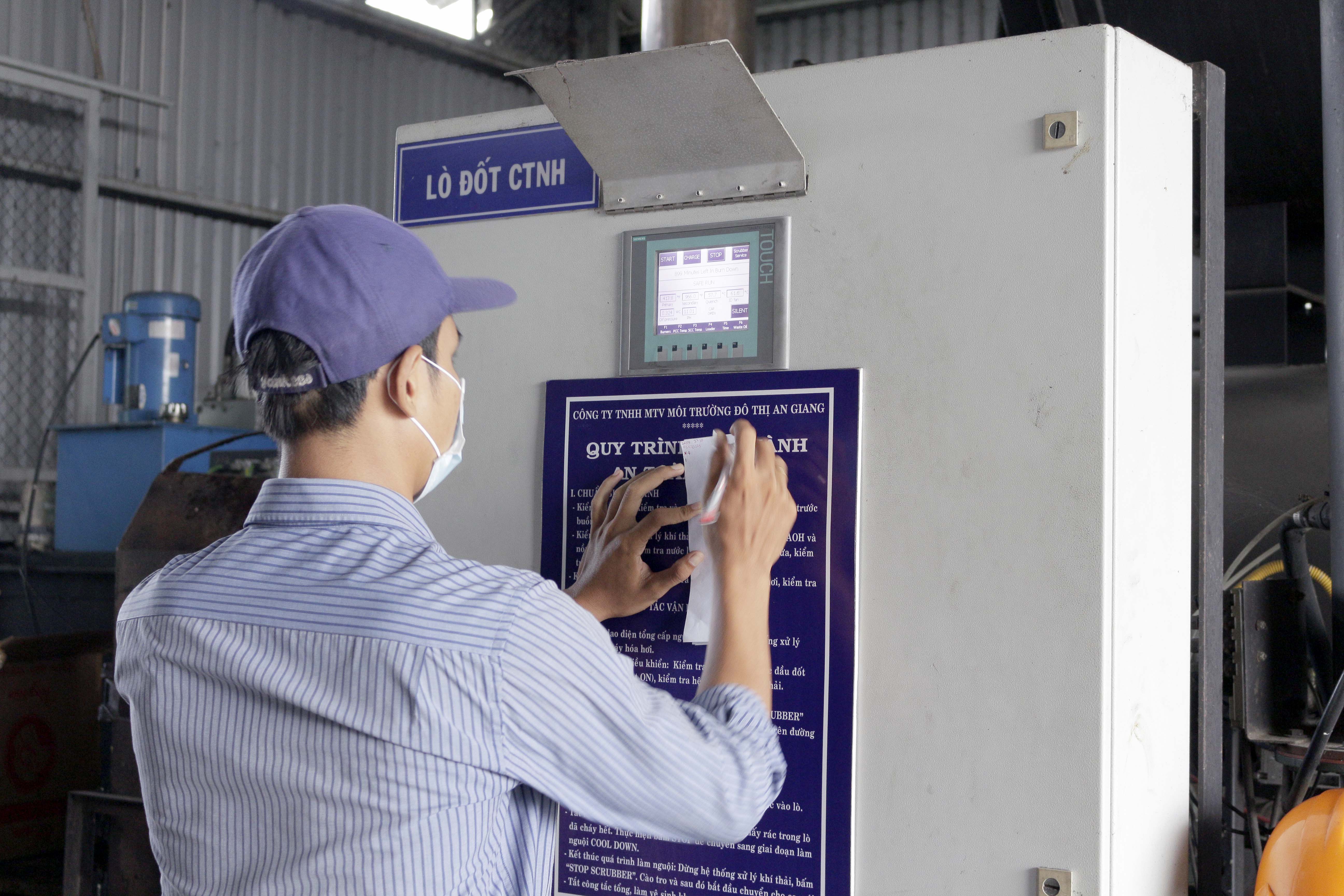 Thuốc lá giả, thuốc lá lậu được tiêu hủy bằng lò đốt chất thải nguy hại