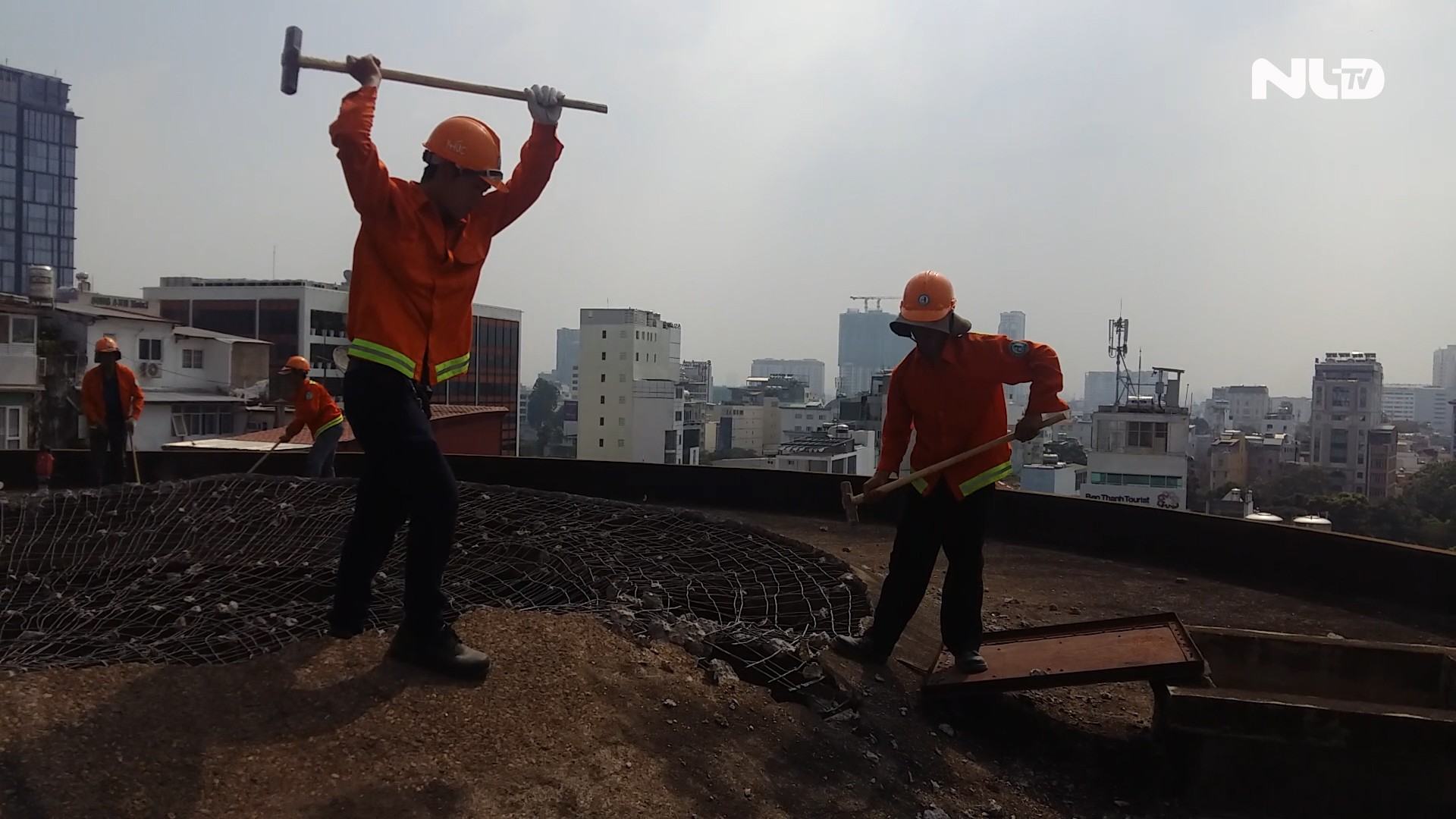 Cận cảnh các thủy đài được tháo dỡ ở TP HCM
