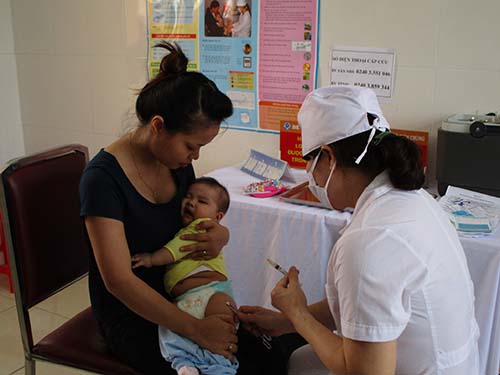 Lơ là tiêm chủng: Nhiều bệnh nguy hiểm dọa bùng phát