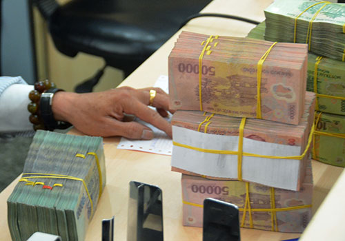 Áp lực mới lên tăng trưởng tín dụng