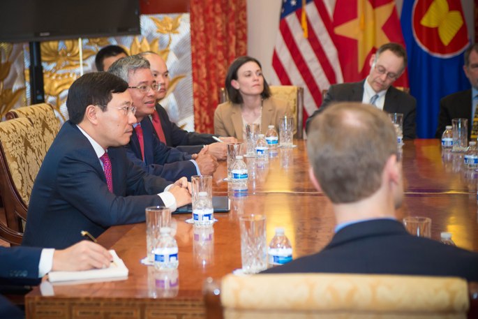 Phó Thủ tướng Phạm Bình Minh gặp các Trợ lý Nghị sĩ hai đảng Cộng hòa và Dân chủ