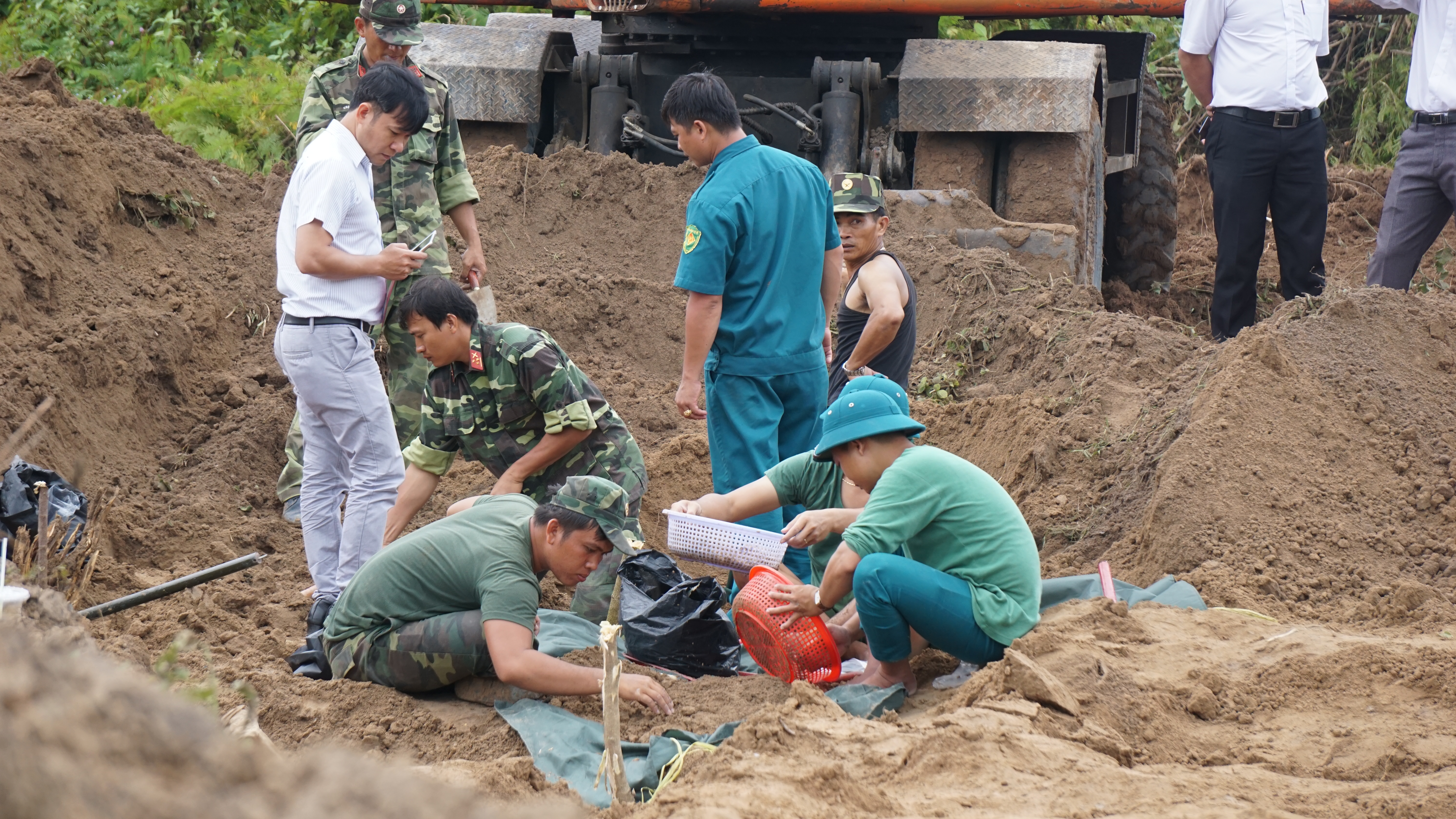 Đến lượt Bình Dương tìm thấy hàng chục hài cốt liệt sĩ