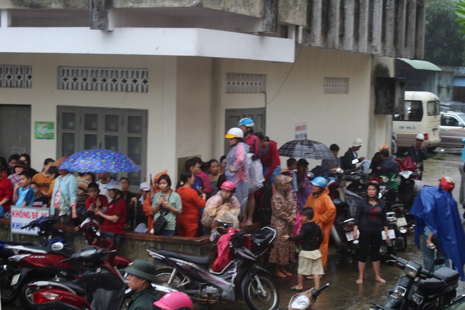 Nguy cơ vỡ hồ Nước Rôn bị đồn thành thủy điện Sông Tranh 2 ? - Ảnh 3.