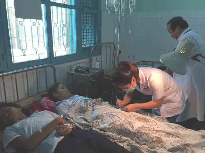 36 học sinh nhập viện sau khi ăn sáng