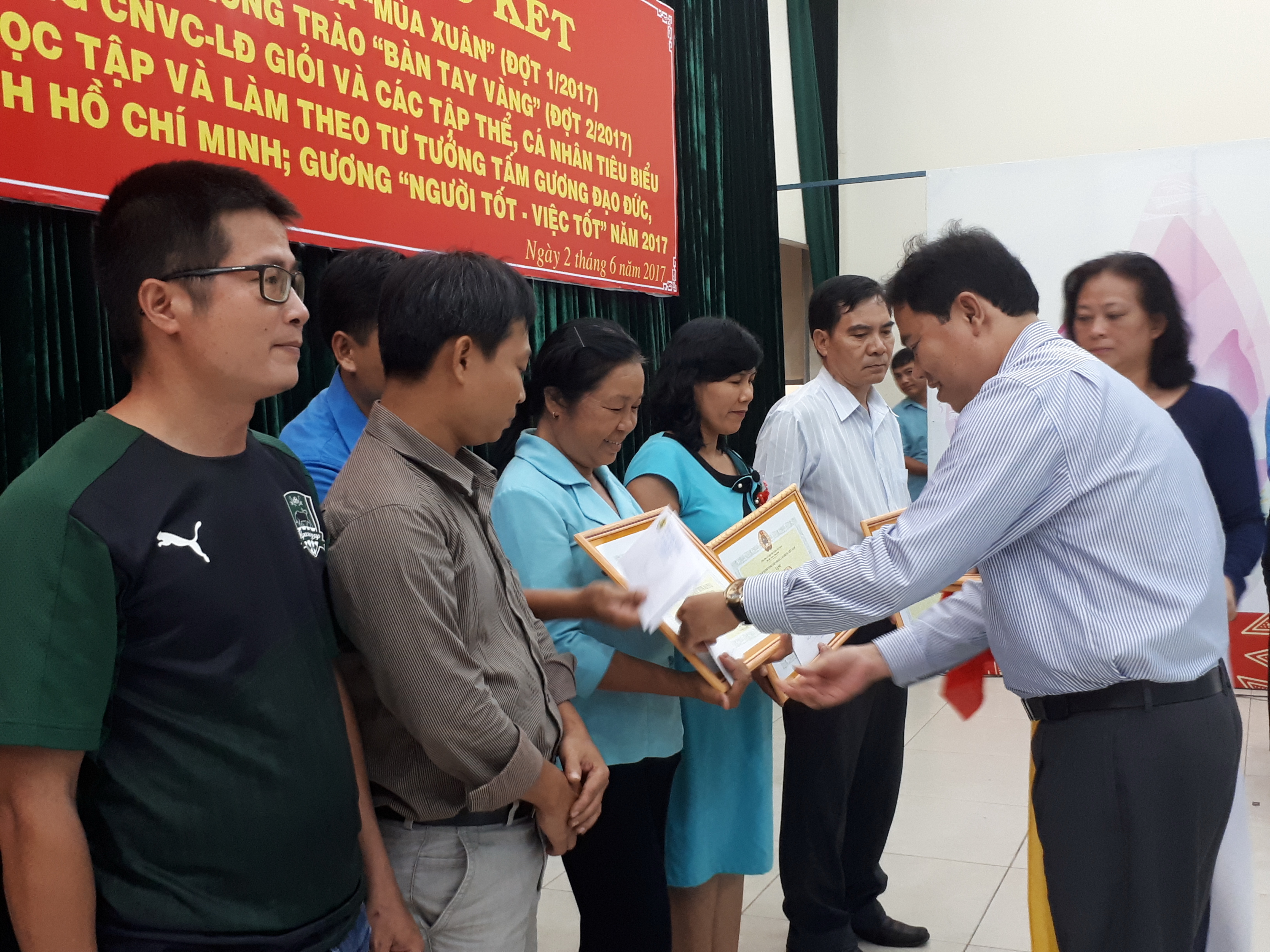 Hơn 3,5 tỉ đồng chăm lo cho CNVC-LĐ