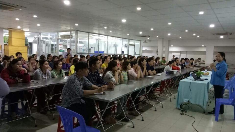 Phụ nữ hiện đại cân bằng công việc và gia đình