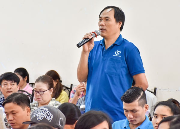 Đối thoại giữa lãnh đạo và công nhân - Ảnh 1.