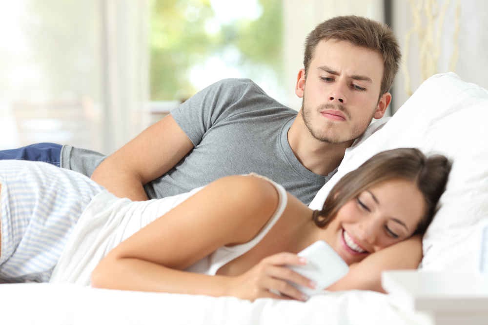 Chồng t&ocirc;i đa nghi như T&agrave;o Th&aacute;o! - Ảnh 1.