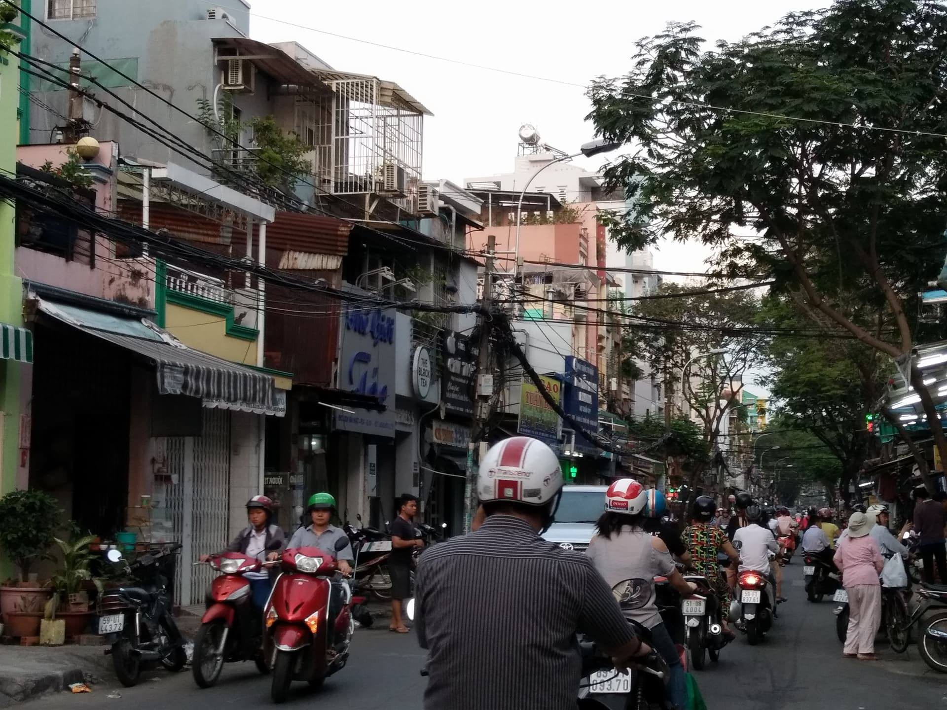 Vụ cô gái mở cửa GrabCar gây chết người xử thế nào?