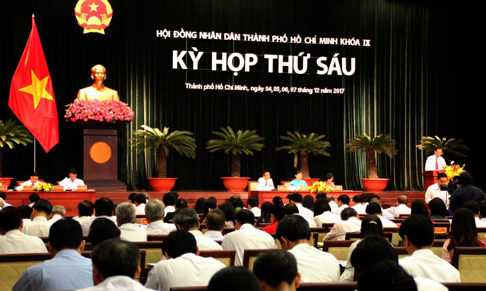 TP HCM "thưởng tiền" cho cán bộ tự nguyện nghỉ hưu sớm