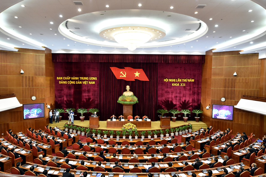 Chủ tịch Quốc hội điều h&agrave;nh phi&ecirc;n họp Hội nghị Trung ương 5 - Ảnh 1.