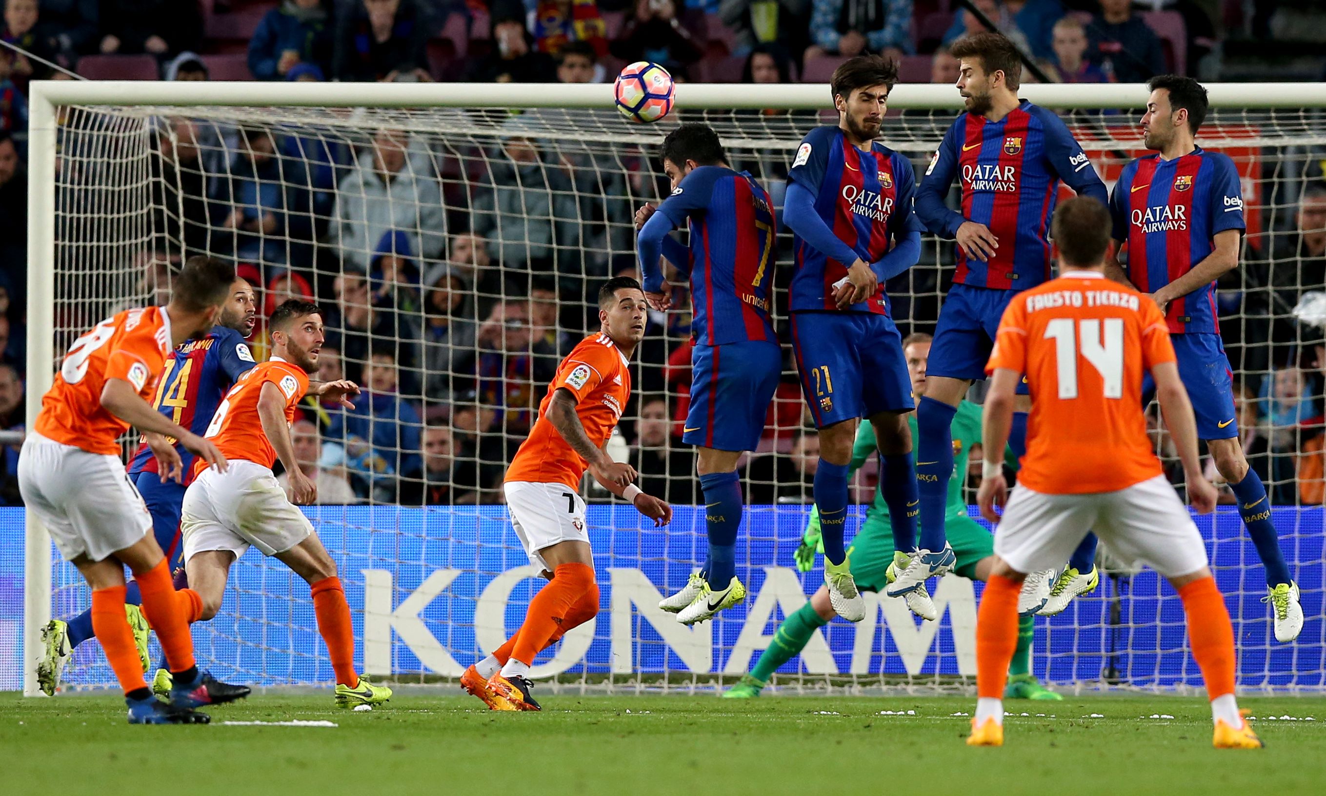Torres (14) s&uacute;t phạt, ghi b&agrave;n danh dự cho Osasuna