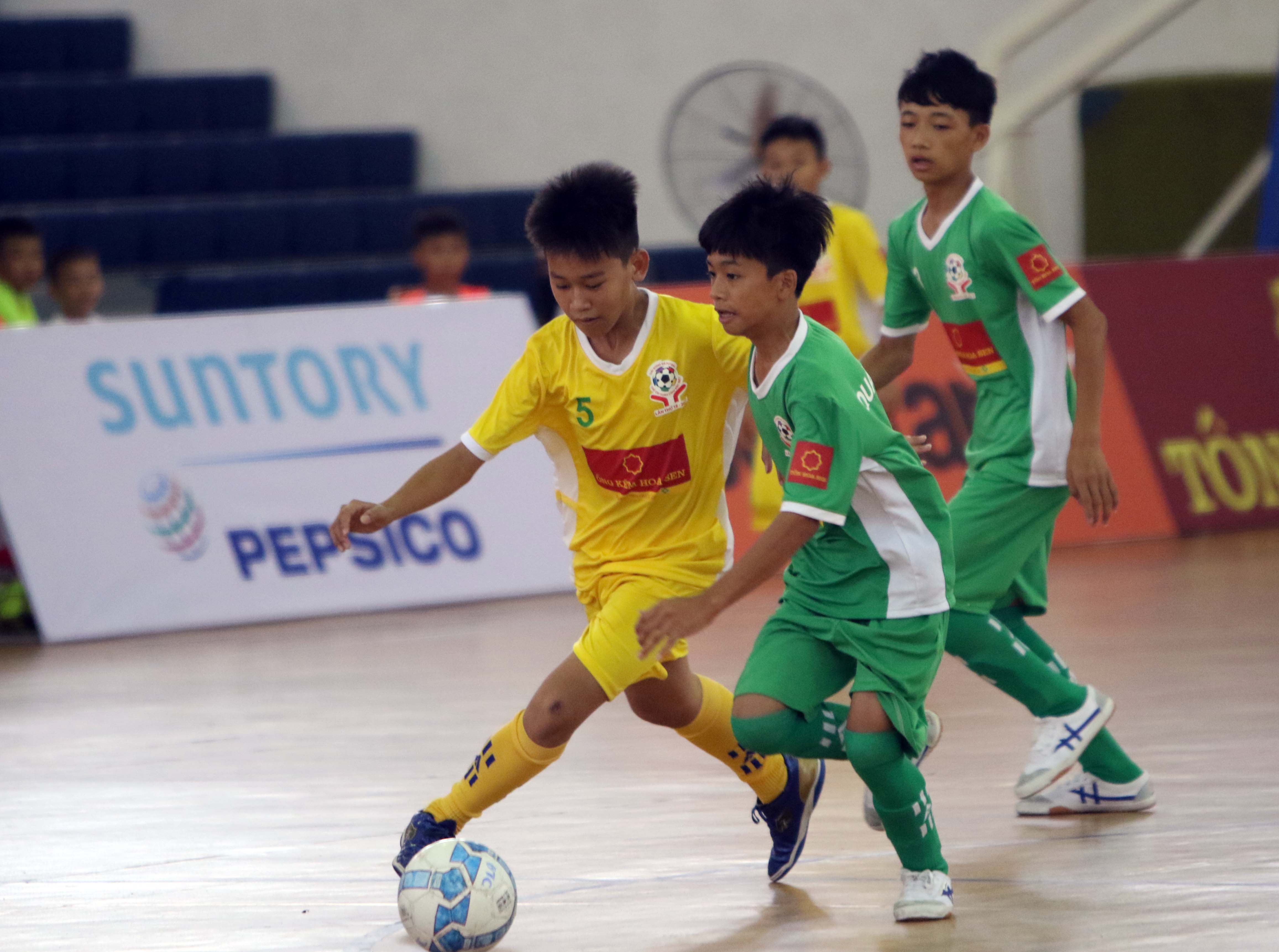 TP HCM bất ngờ sớm bị loại