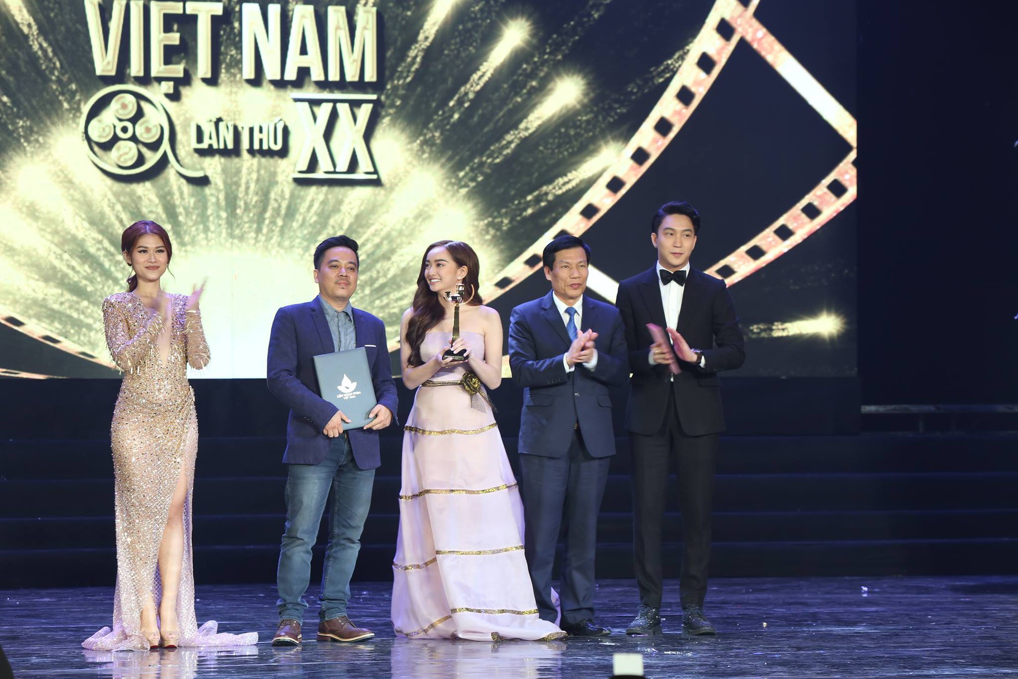 Kaithy Nguyễn "Em chưa 18" đoạt giải xuất sắc nhất