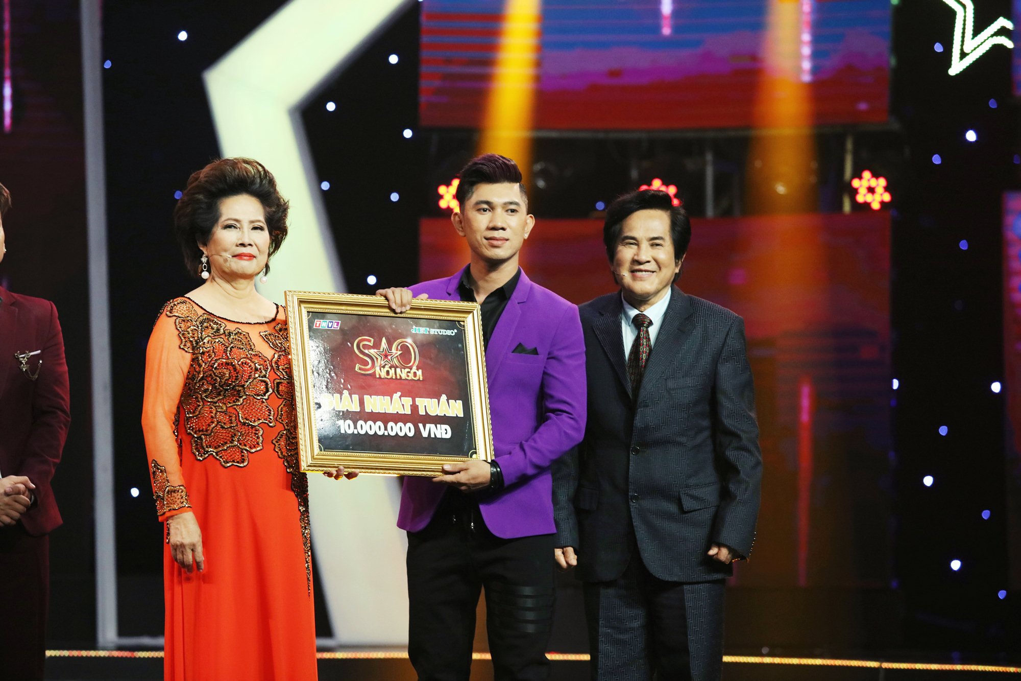 "Đôi chân thiên thần" giúp Lương Bằng Quang chiến thắng tập 2 "Sao nối ngôi"