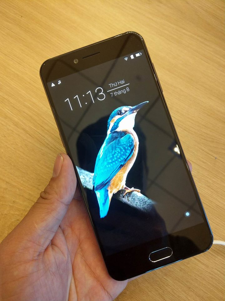 Bphone 2 ra mắt với một phiên bản Gold cao cấp sử dụng camera kép