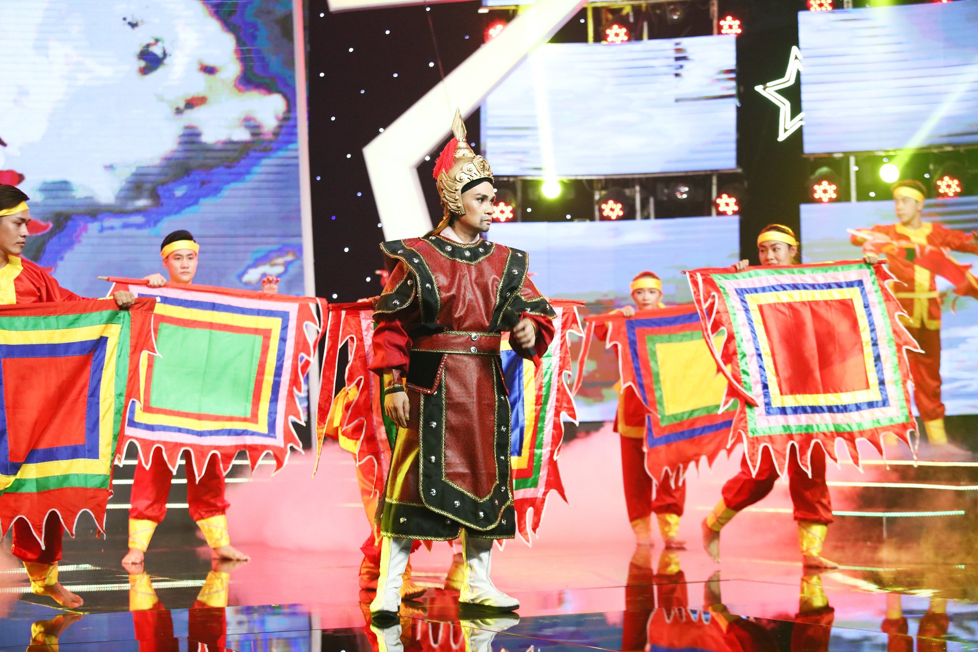 Lương Bằng Quang thắng nhất tuần, trao hết tiền thưởng cho Mai Xu&acirc;n Thy - Ảnh 7.