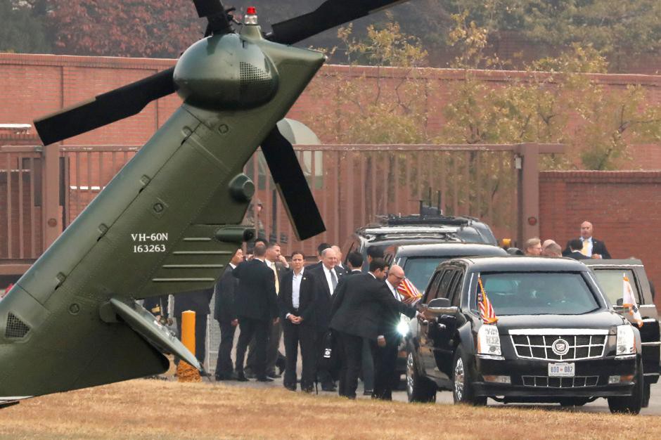 Sương m&ugrave; ngăn &ocirc;ng Donald Trump đến khu phi qu&acirc;n sự li&ecirc;n Triều - Ảnh 1.