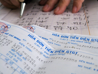 Người dân TP HCM mong giá điện ổn định, bớt phiền hà