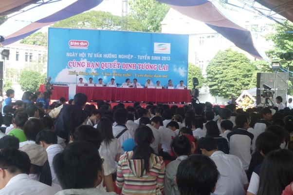 Ngày hội “Cùng bạn quyết định tương lai”: Đáp ứng mọi thông tin về tuyển sinh 2017