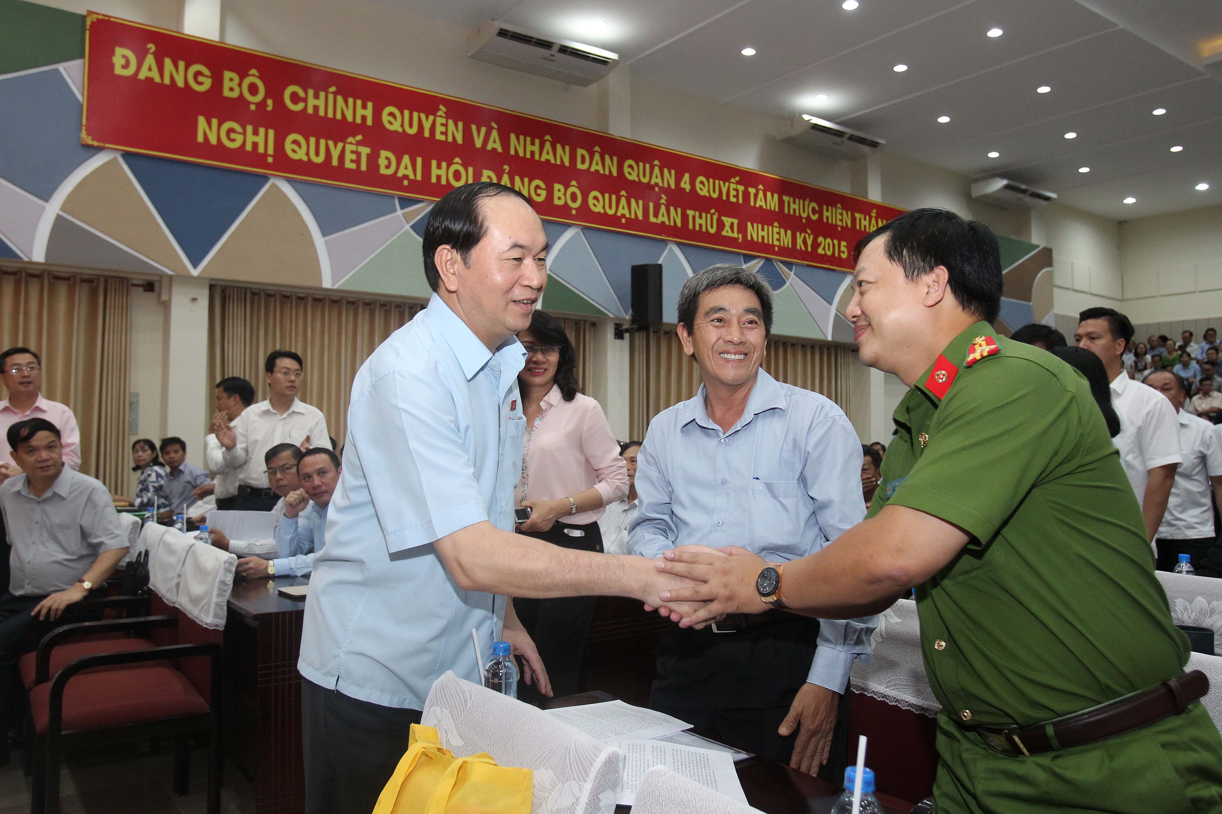 Cử tri quận 1,3,4 làm "nóng" chuyện xe máy