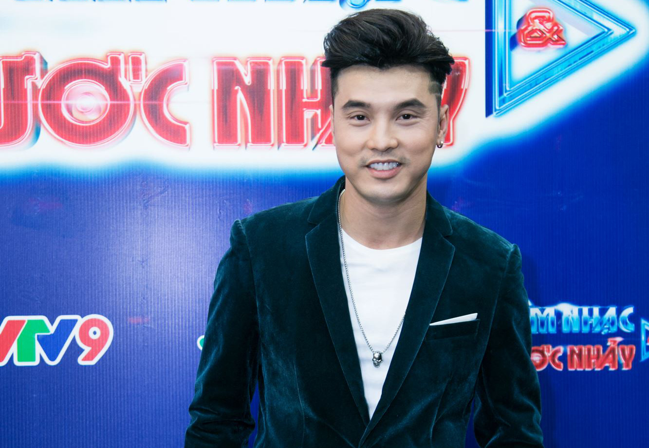Ưng Hoàng Phúc làm minishow trên sóng truyền hình
