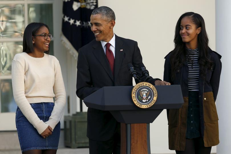 Sasha v&agrave; Malia giờ đ&acirc;y đ&atilde; l&agrave; những thiếu nữ v&agrave; sắp phải rời xa Nh&agrave; Trắng. Ảnh: Reuters