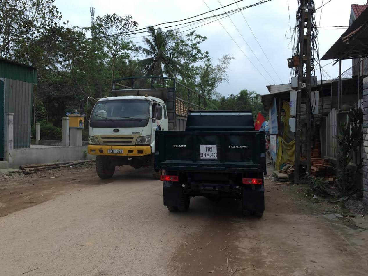 Những chiếc xe tải đi đường v&ograve;ng để n&eacute; trạm thu ph&iacute;